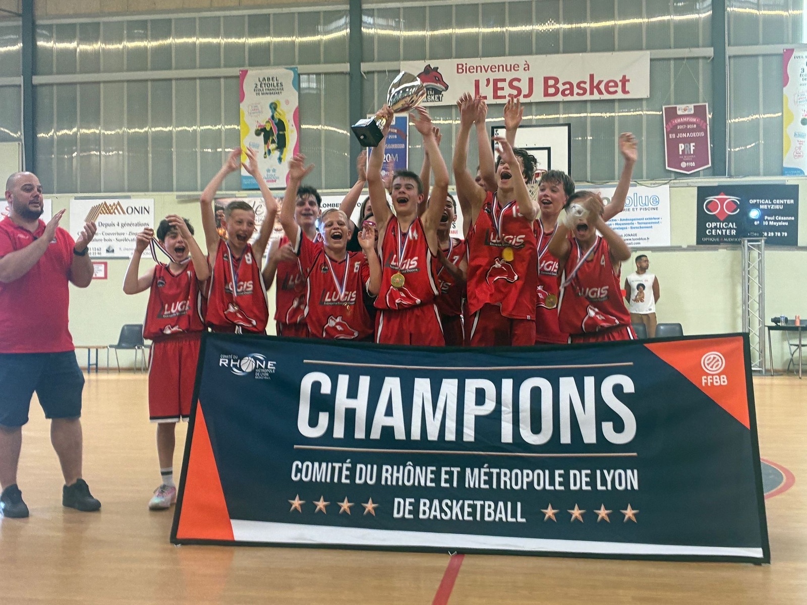 Nos U13M-1 Champions !! ⚪️🔴